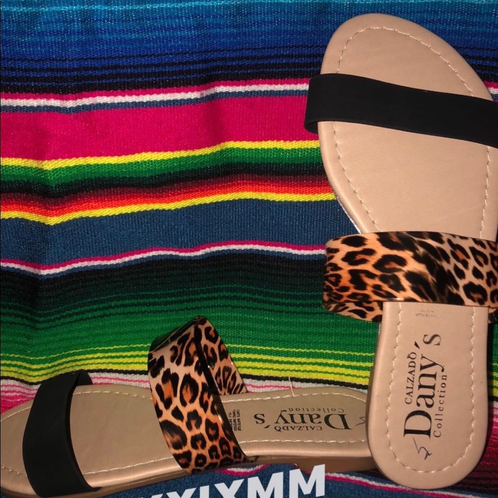 Black and Leopard Sandals 🖤💛